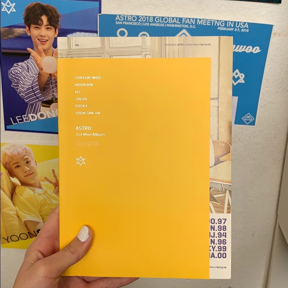ASTRO 1st Mini Album: Spring Up